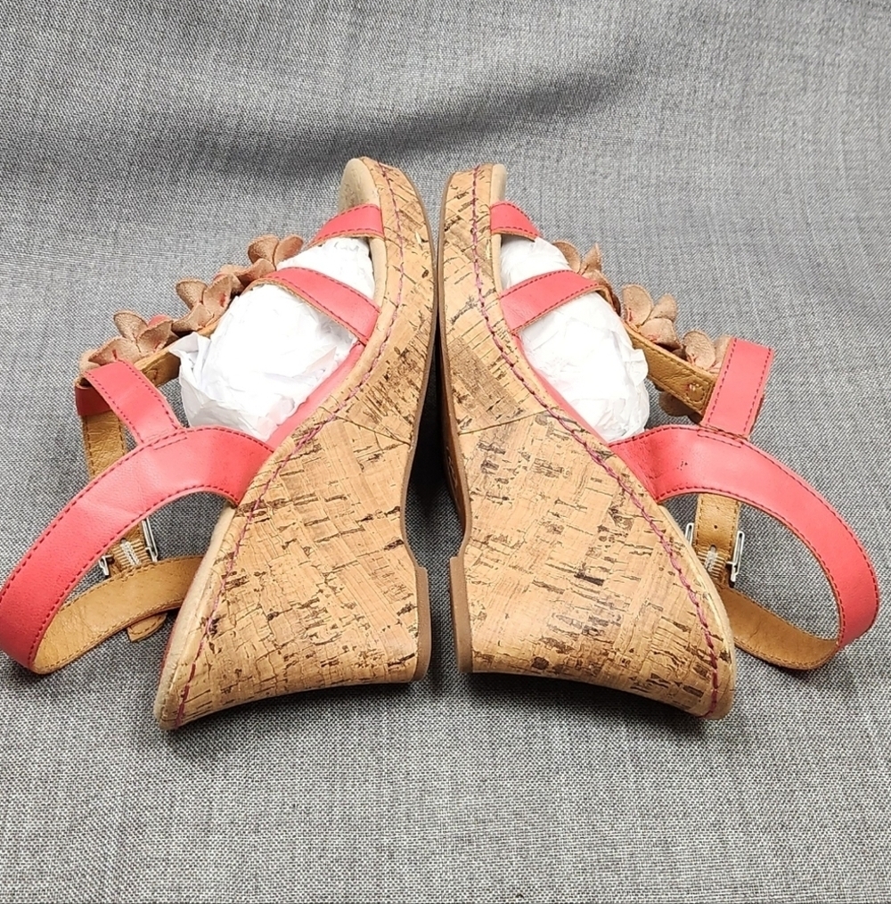 b.o.c Floral High Wedge Strap Sandals. Size 10 - Picture 8 of 12